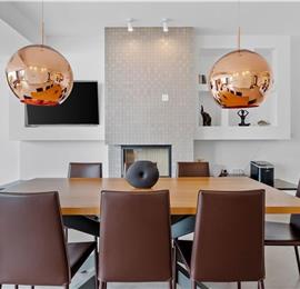 5 bedroom beachfront villa with heated pool near Omis, sleeps 9